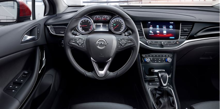 Holden Astra 2016 Connectivity